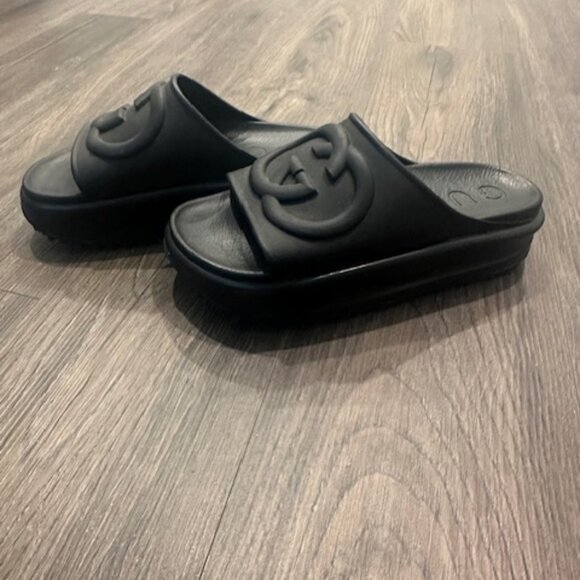 Gucci Soft rubber interlocking G platform slide sandals - Picture 3 of 7